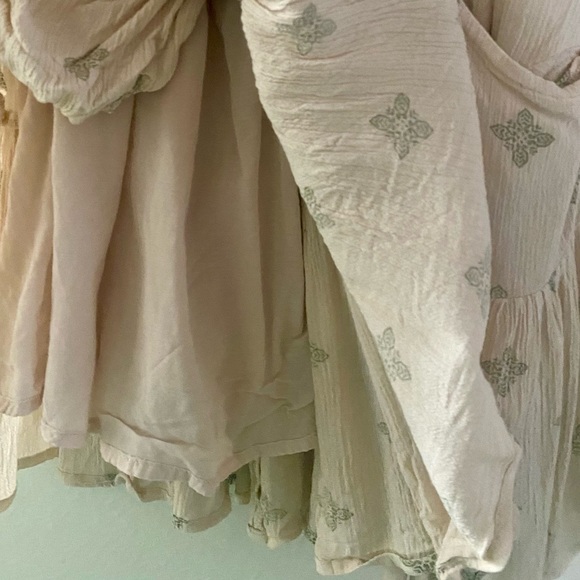 Free People // Vintage Patterned Mini-Dress (M - Cream/Tan) - Picture 4 of 7